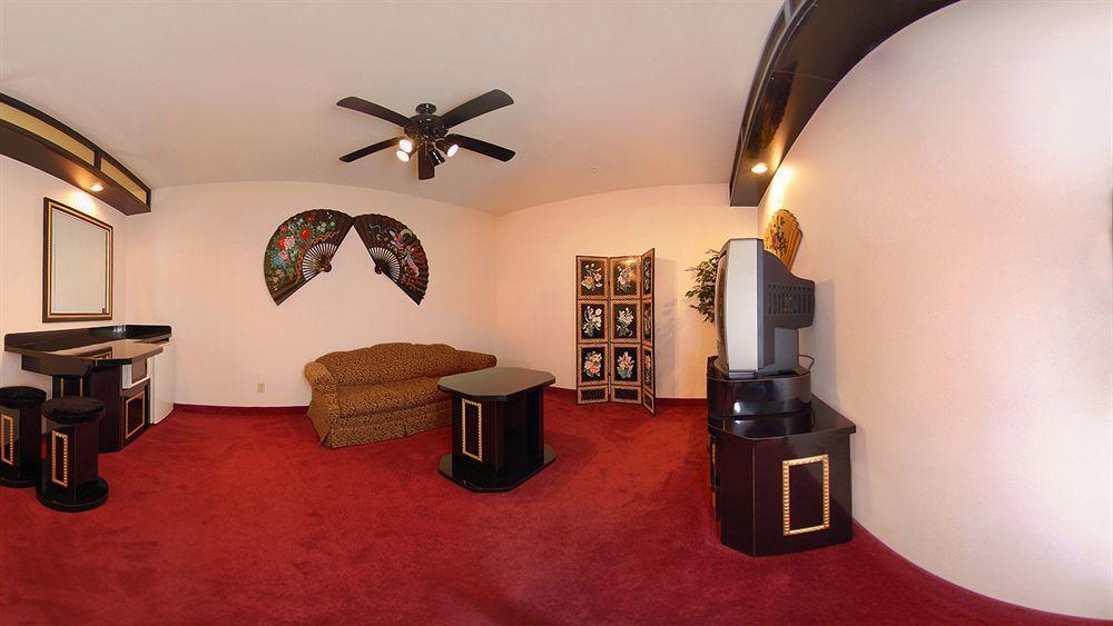 Comfort Suites Auburn Near I-69 Εξωτερικό φωτογραφία
