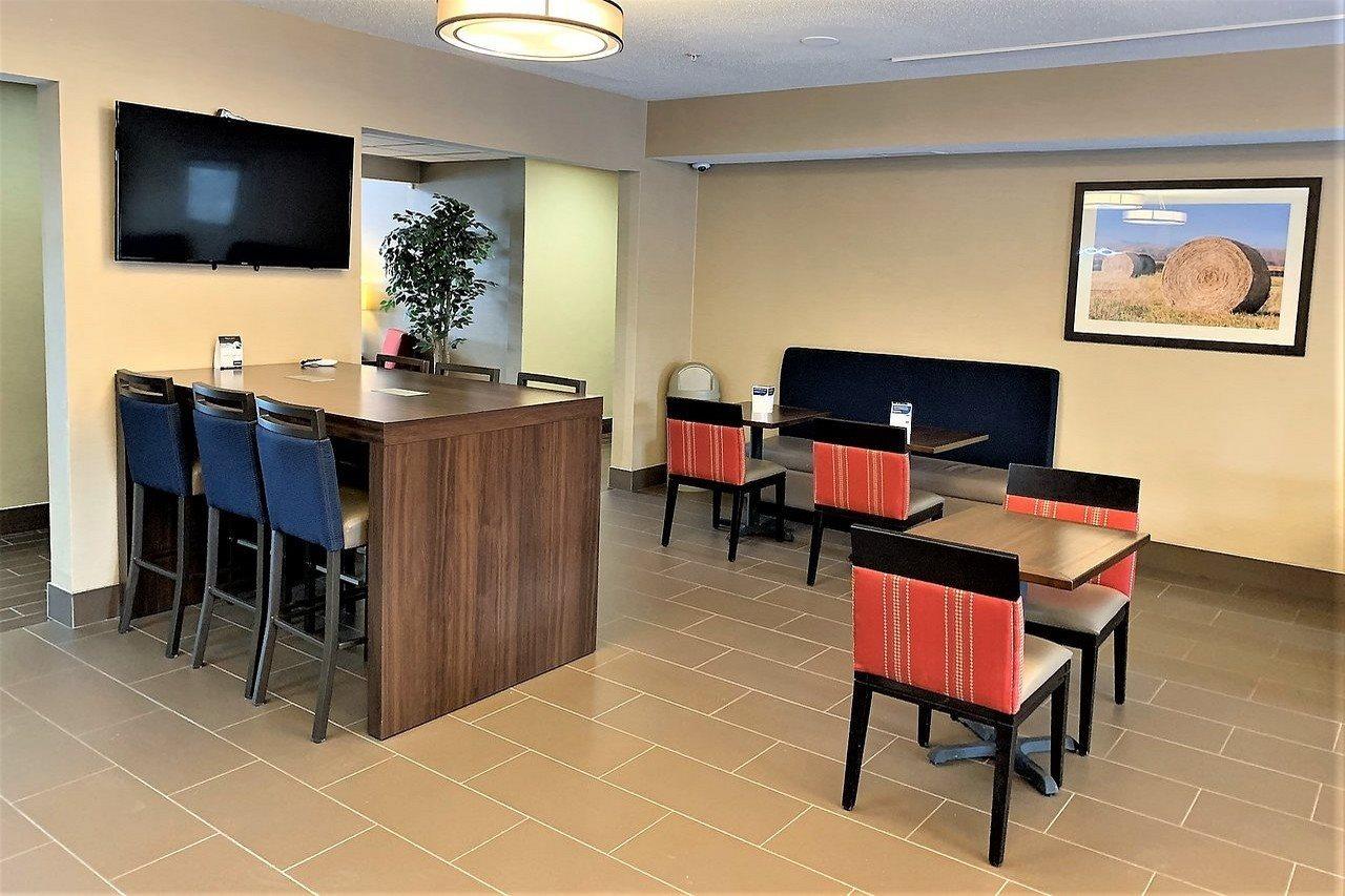 Comfort Suites Auburn Near I-69 Εξωτερικό φωτογραφία
