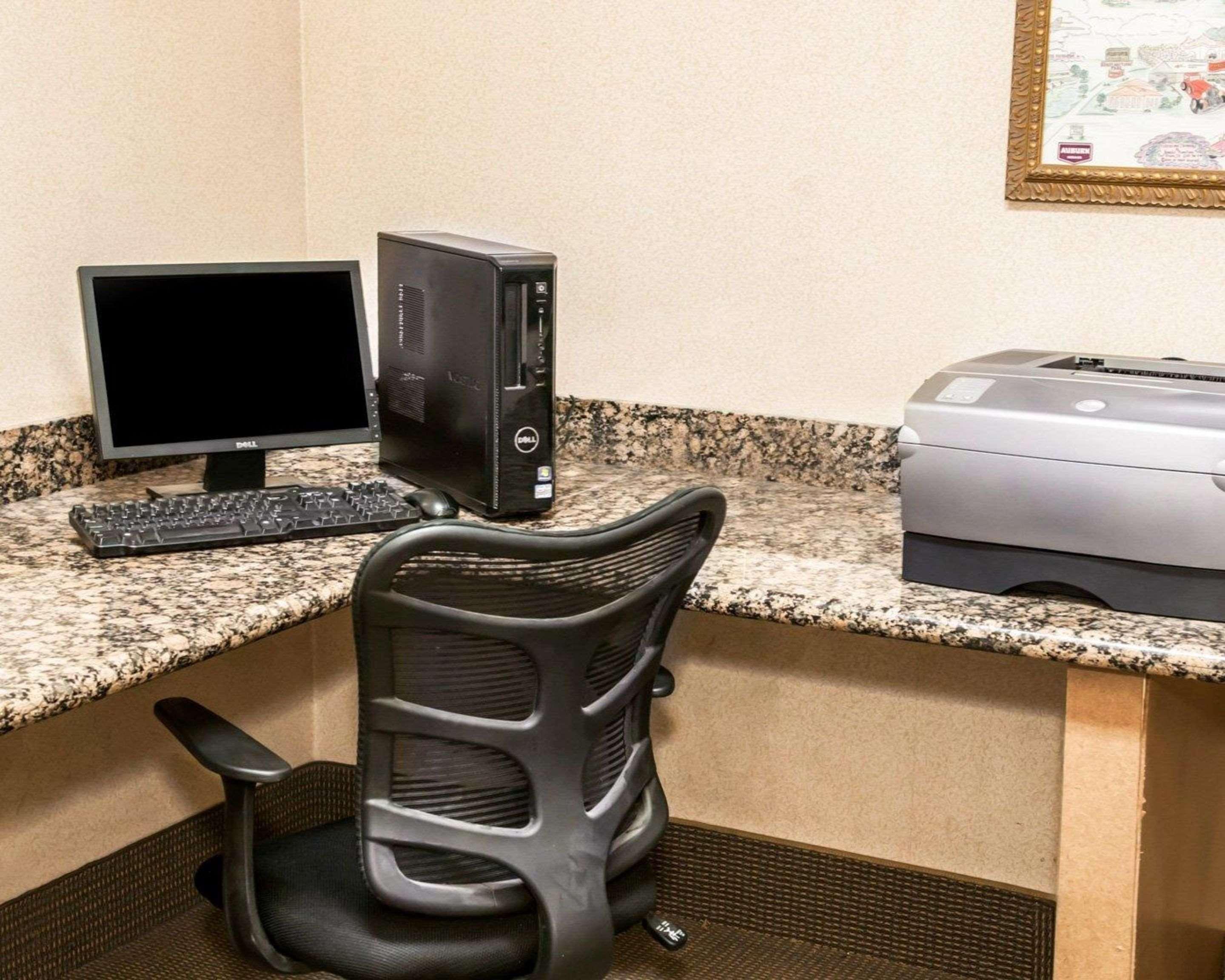 Comfort Suites Auburn Near I-69 Εξωτερικό φωτογραφία