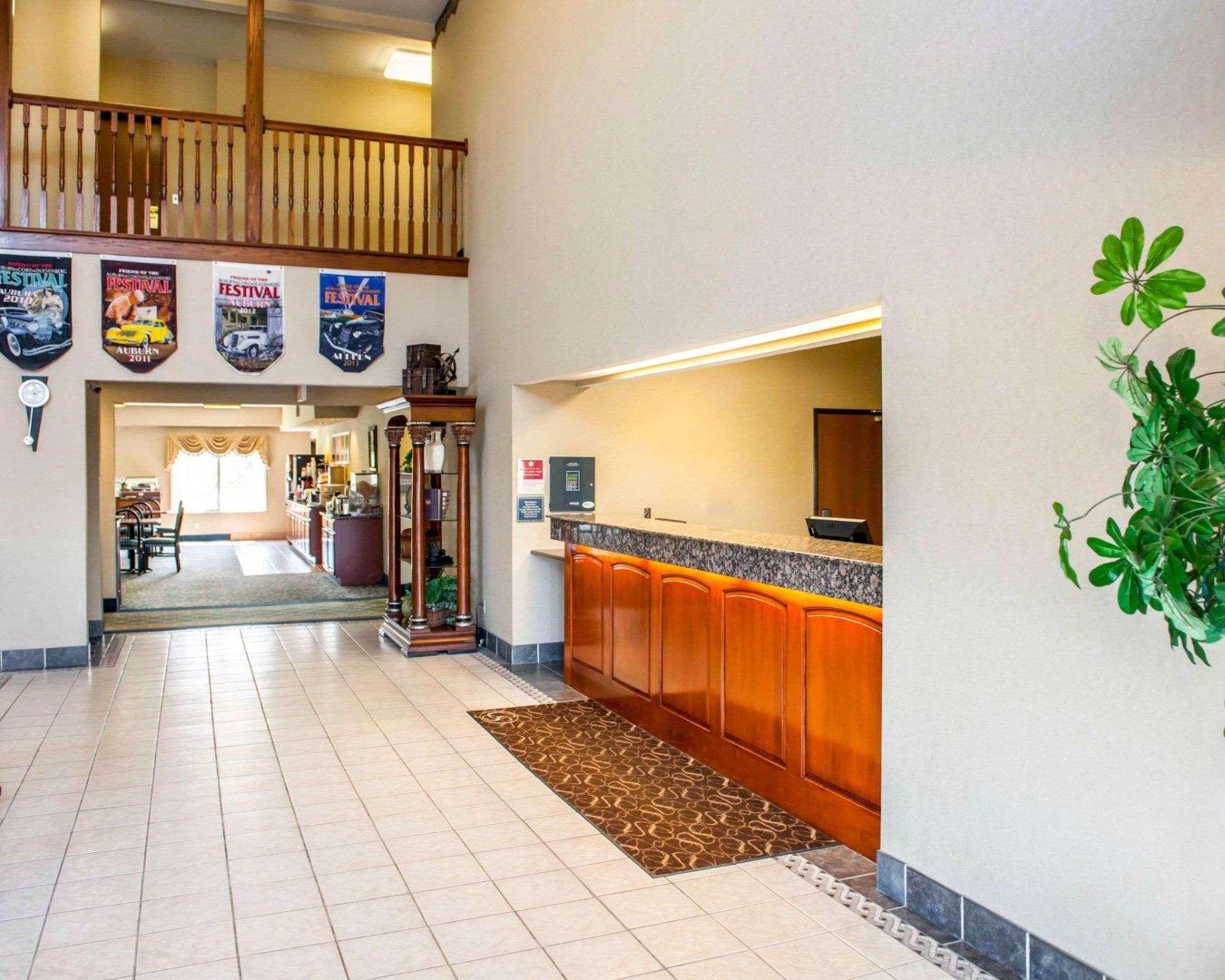 Comfort Suites Auburn Near I-69 Εξωτερικό φωτογραφία