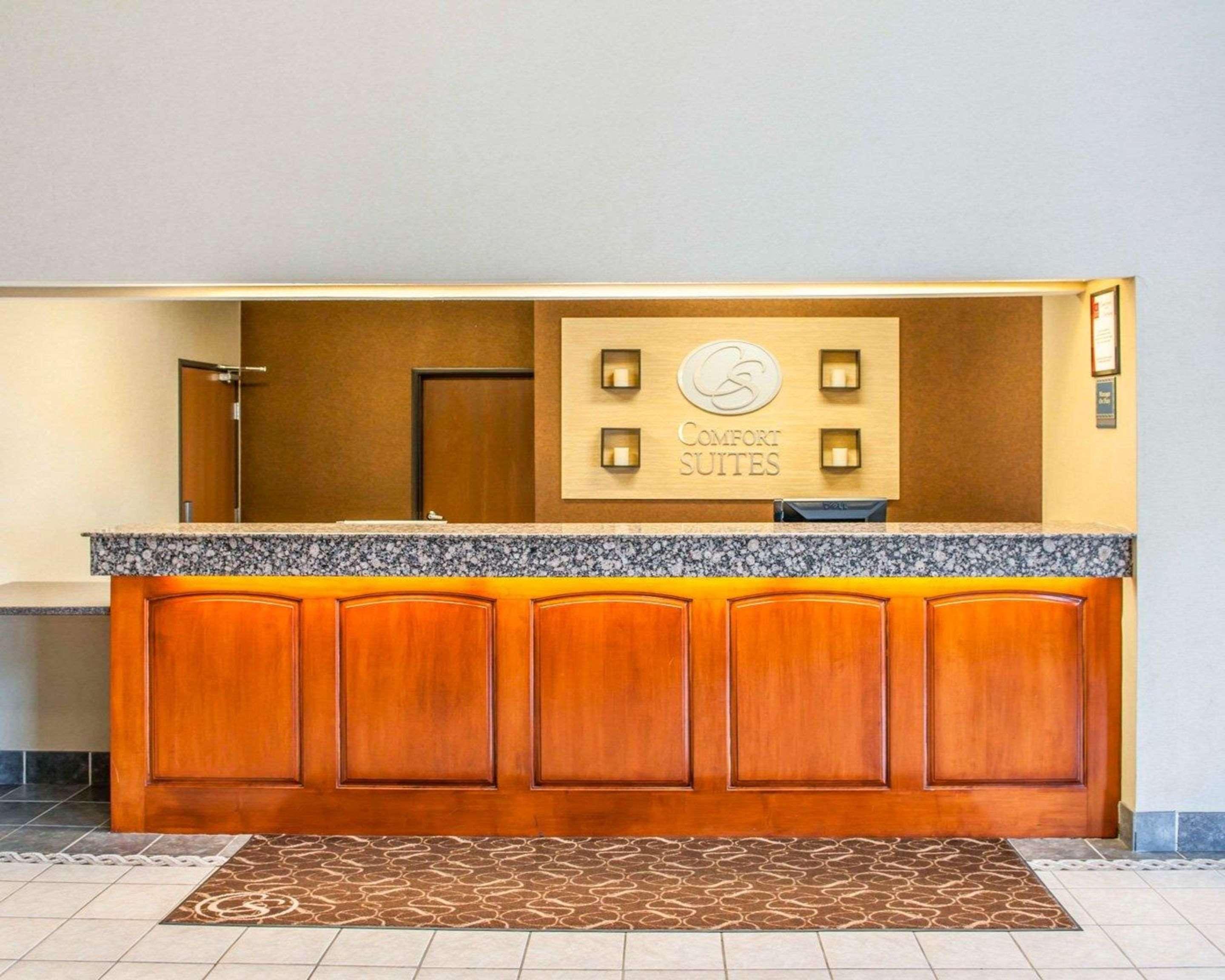 Comfort Suites Auburn Near I-69 Εξωτερικό φωτογραφία