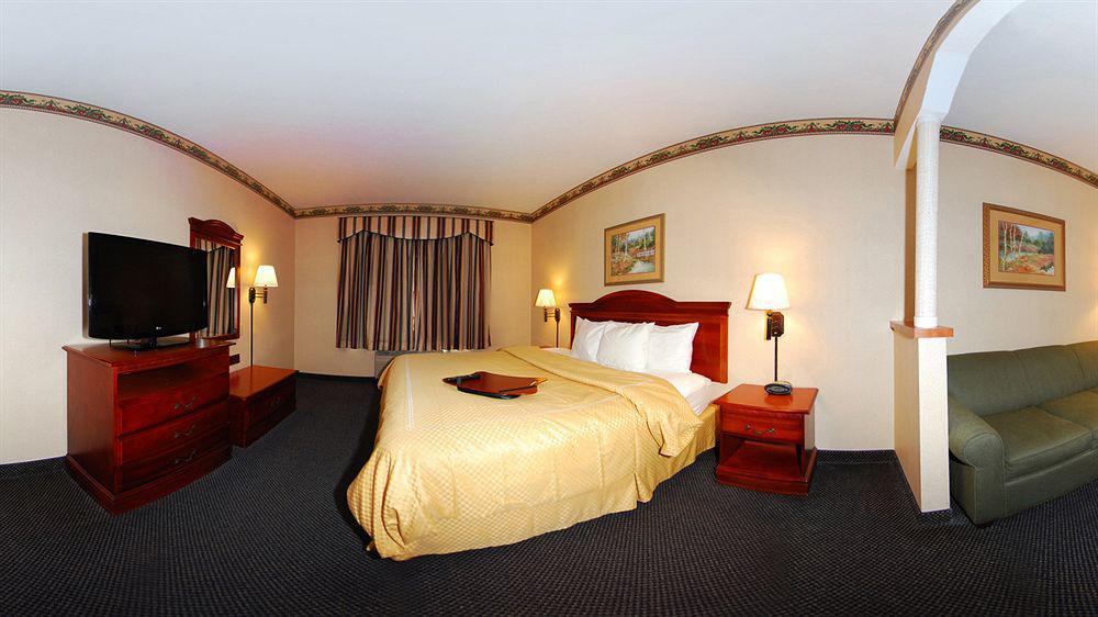 Comfort Suites Auburn Near I-69 Εξωτερικό φωτογραφία